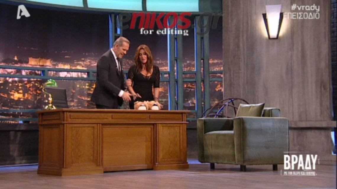 Ένα φιλί στο στόμα και παντόφλες στον Κωστόπουλο από την Γερμανού – ΒΙΝΤΕΟ