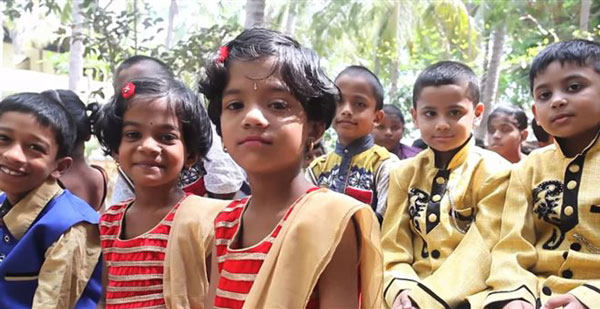 29 ζευγάρια διδύμων μαθητών σε ένα σχολείο – ΒΙΝΤΕΟ