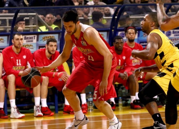 Νίκη πρωτιάς για τον Ολυμπιακό