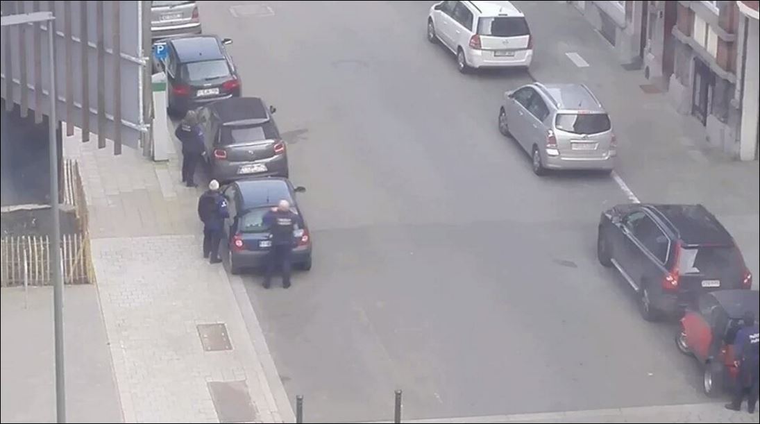 Νέοι πυροβολισμοί στις Βρυξέλλες σε έρευνα για τις επιθέσεις στο Παρίσι