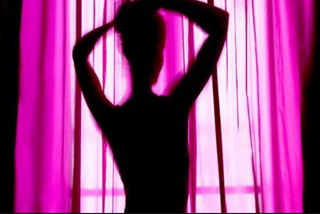 Φοιτήτριες εκδίδονται για ένα χαρτζιλίκι