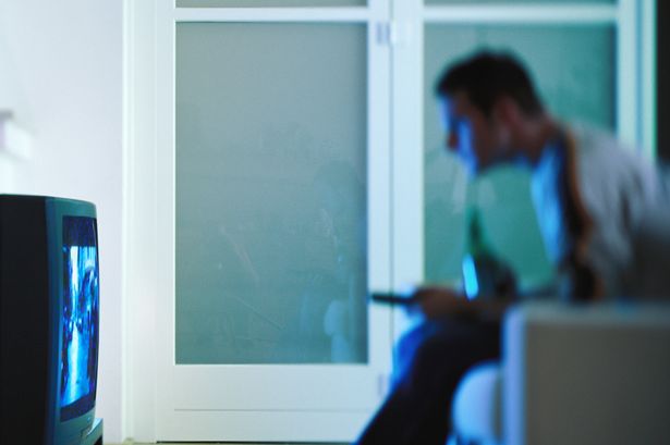 Νόμιζε ότι η σύζυγός του ήταν νεκρή και την είδε στην τηλεόραση