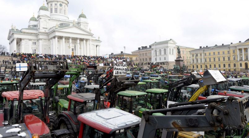 Γέμισε τρακτέρ το Ελσίνκι – ΦΩΤΟ – ΒΙΝΤΕΟ
