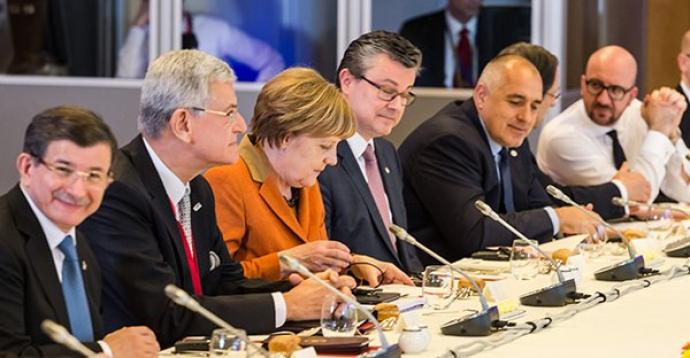 FT: Η Ευρώπη πούλησε την ψυχή της για τη συμφωνία με Τουρκία
