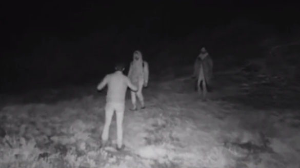 Το οδοιπορικό του δημοσιογράφου που αποκαλύπτει το παράνομο πέρασμα για τα Σκόπια – ΒΙΝΤΕΟ