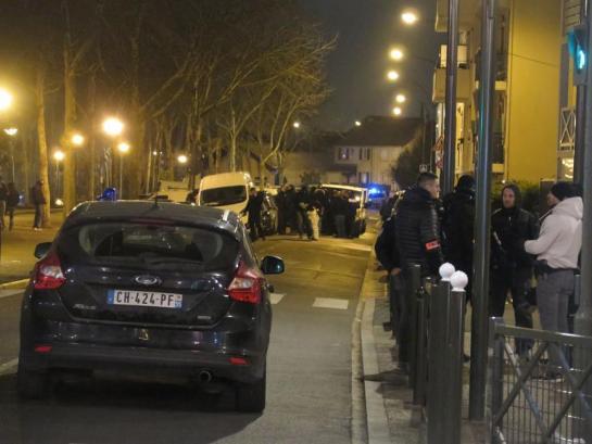 Συνεχίζονται οι έρευνες στο Παρίσι, βρέθηκε μικροποσότητα εκρηκτικής ύλης – ΦΩΤΟ