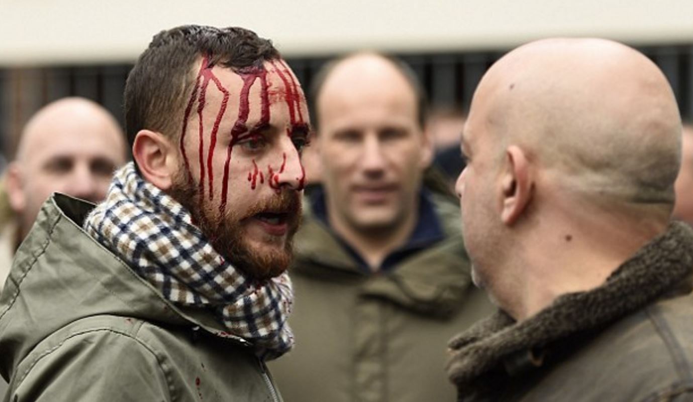 Συμπλοκές ομάδων χούλιγκαν αναστατώνουν το Λονδίνο – ΦΩΤΟ