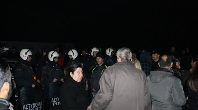 “Υπήρξε έλλειψη ενημέρωσης” λένε οι κάτοικοι στη Βέροια για την ένταση με τους πρόσφυγες