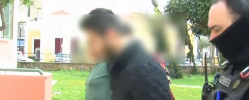 Σοκ – Χτυπούσε τον 5χρονο με σκουπόξυλο