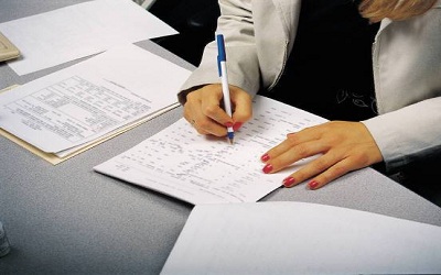 Δεν θα πέσει κάτω από τις 9.000 ευρώ το αφορολόγητο, εκτιμά η κυβέρνηση