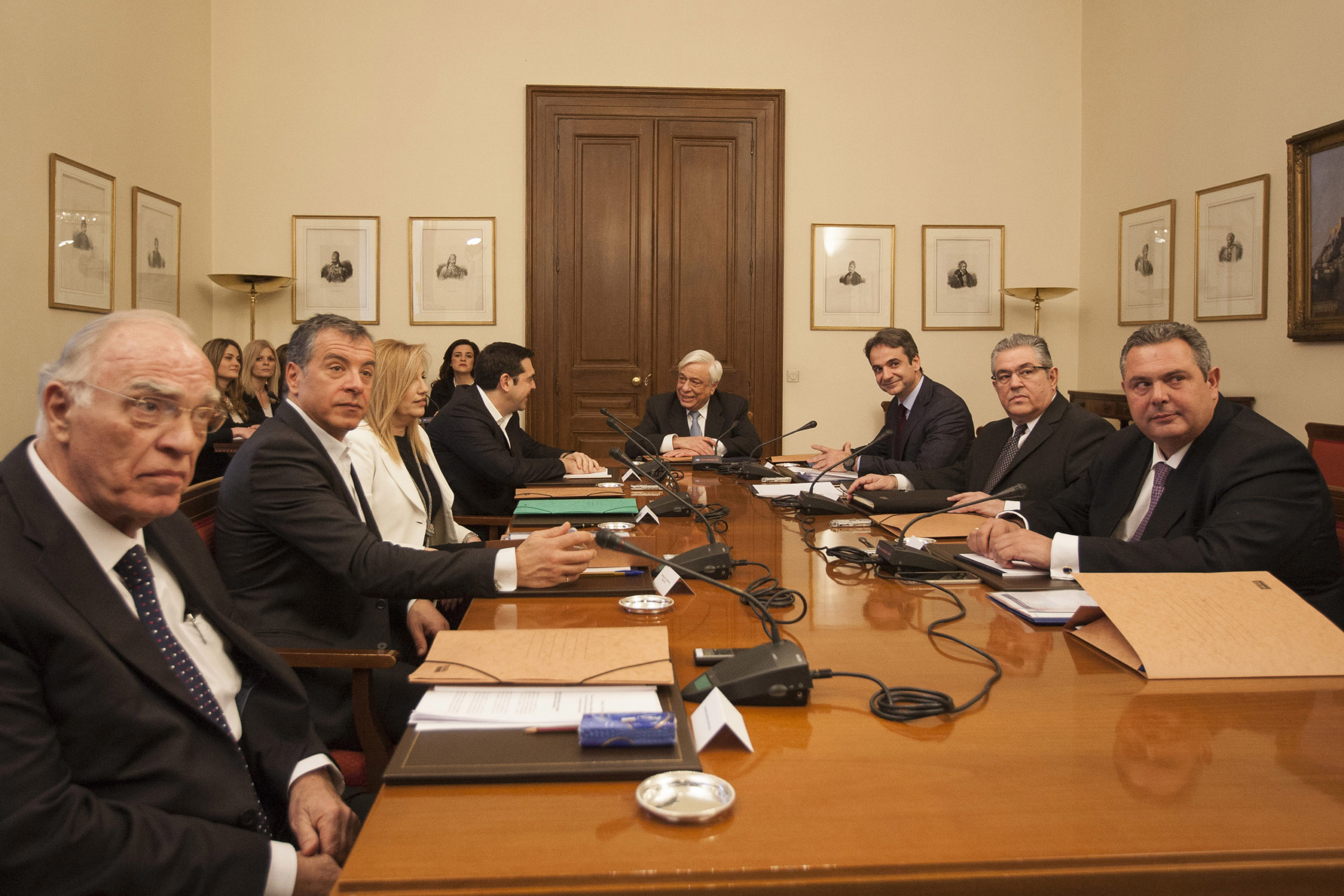 Κοινή γραμμή στο προσφυγικό αποφάσισαν οι αρχηγοί – Διαφώνησαν ΚΚΕ και Ένωση Κεντρώων – ΒΙΝΤΕΟ