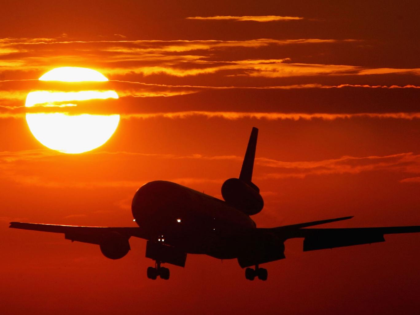 Πιλότος απείλησε να ρίξει αεροπλάνο με 200 επιβάτες