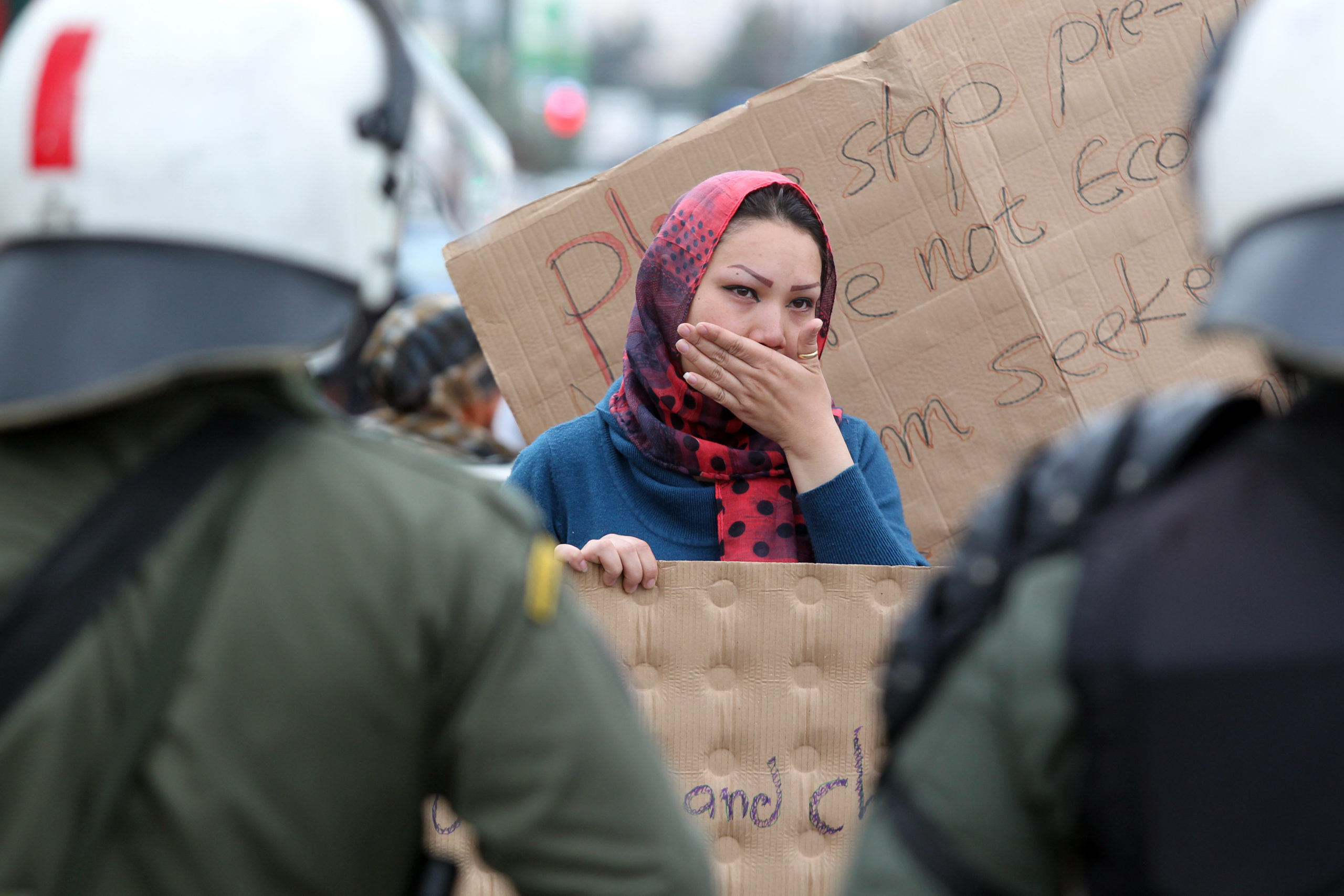 Το Παρατηρητήριο Ανθρώπινων Δικαιωμάτων κατηγορεί το Λίβανο και την Κύπρο ότι εξαναγκάζουν πρόσφυγες να επιστρέψουν στη Συρία