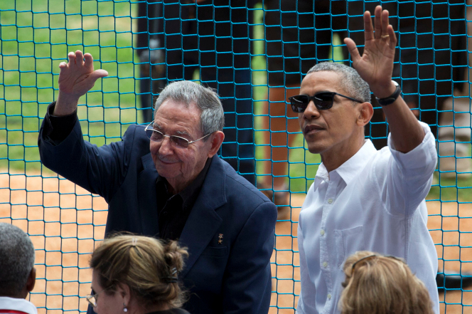 Ο Ομπάμα και ο Ραούλ Κάστρο μαζί σε αγώνα μπέιζμπολ – ΒΙΝΤΕΟ