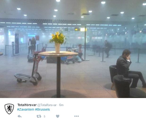 Τα βίντεο των επιβατών λίγα δευτερόλεπτα μετά τις εκρήξεις στο αεροδρόμιο των Βρυξελλών