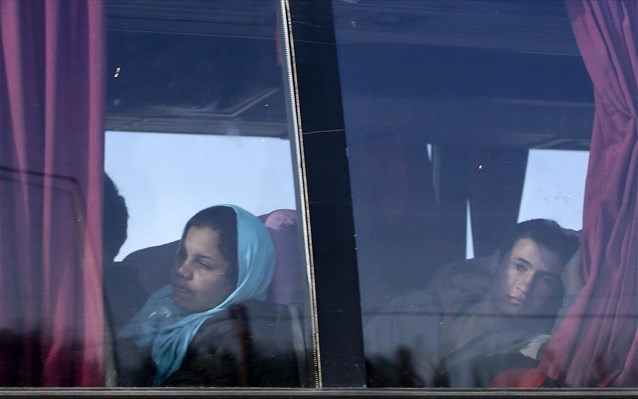 Άλλα δύο λεωφορεία αναχώρησαν από την Ειδομένη για την Πιερία