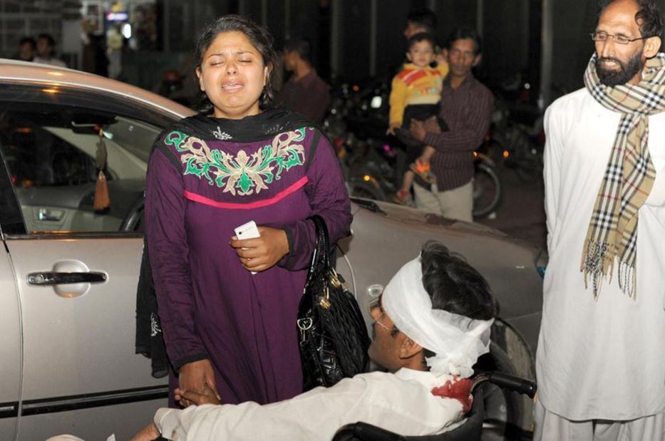 Πακιστάν: 69 οι νεκροί της επίθεσης, ασύλληπτες εικόνες πόνου – ΦΩΤΟ