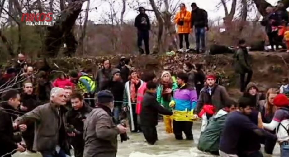 Καραβάνι απελπισμένων προσφύγων κατευθύνεται στα Σκόπια – ΒΙΝΤΕΟ