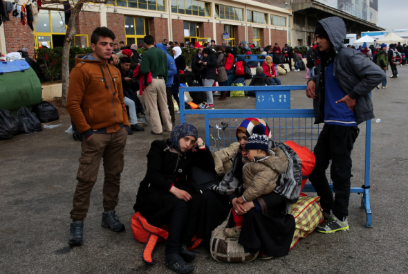 Αδειάζει ο Πειραιάς- Περίπου 1000 πρόσφυγες μεταφέρονται σε hotspot