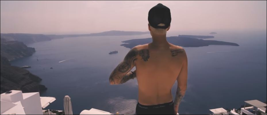 Το βίντεο του Justin Bieber που διαφημίζει τη Σαντορίνη σε ολόκληρο τον κόσμο