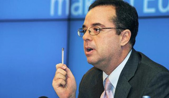 Ο Peter Spiegel για τον Μουζάλα