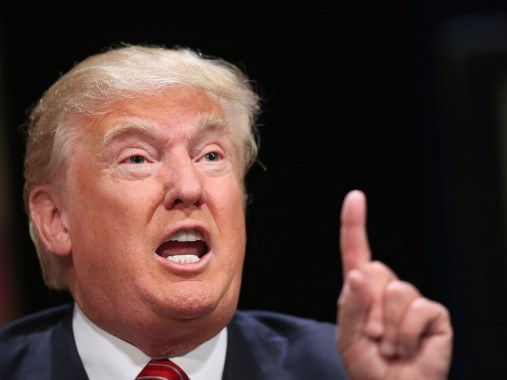 Ο Τραμπ δίνει και… συμβουλές: Xωρίστε τις γκρινιάρες γυναίκες