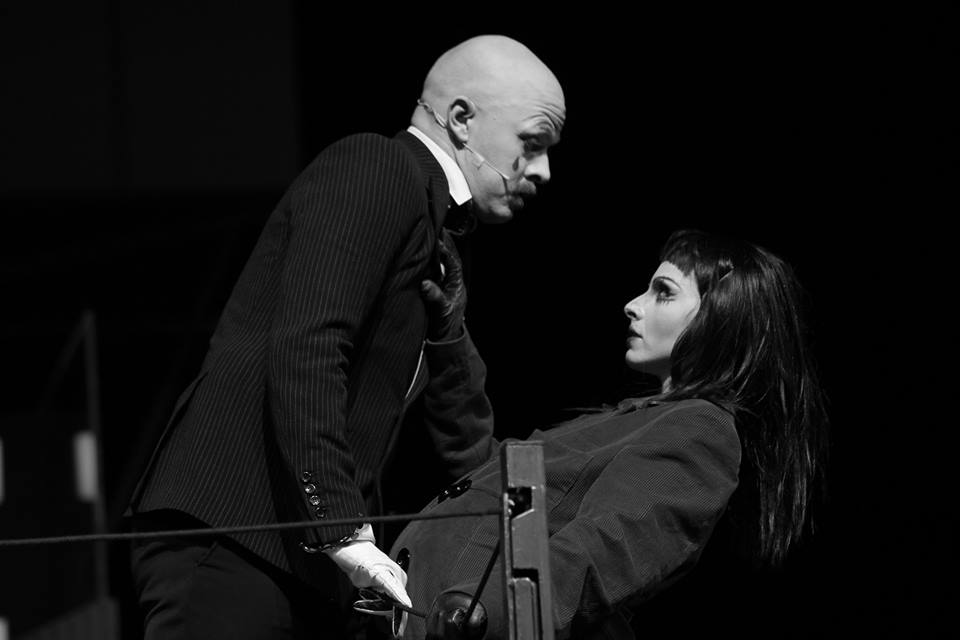 Με τον Χουβαρδά και το καλοκαίρι η Κίκα!