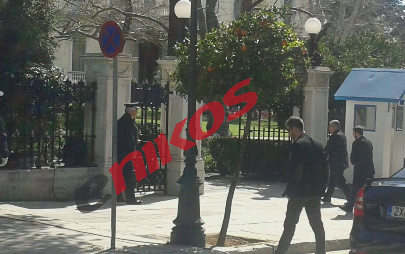 Αυτό είναι το υπόμνημα που κατέθεσε ο Κουτσούμπας στη σύσκεψη των πολιτικών αρχηγών