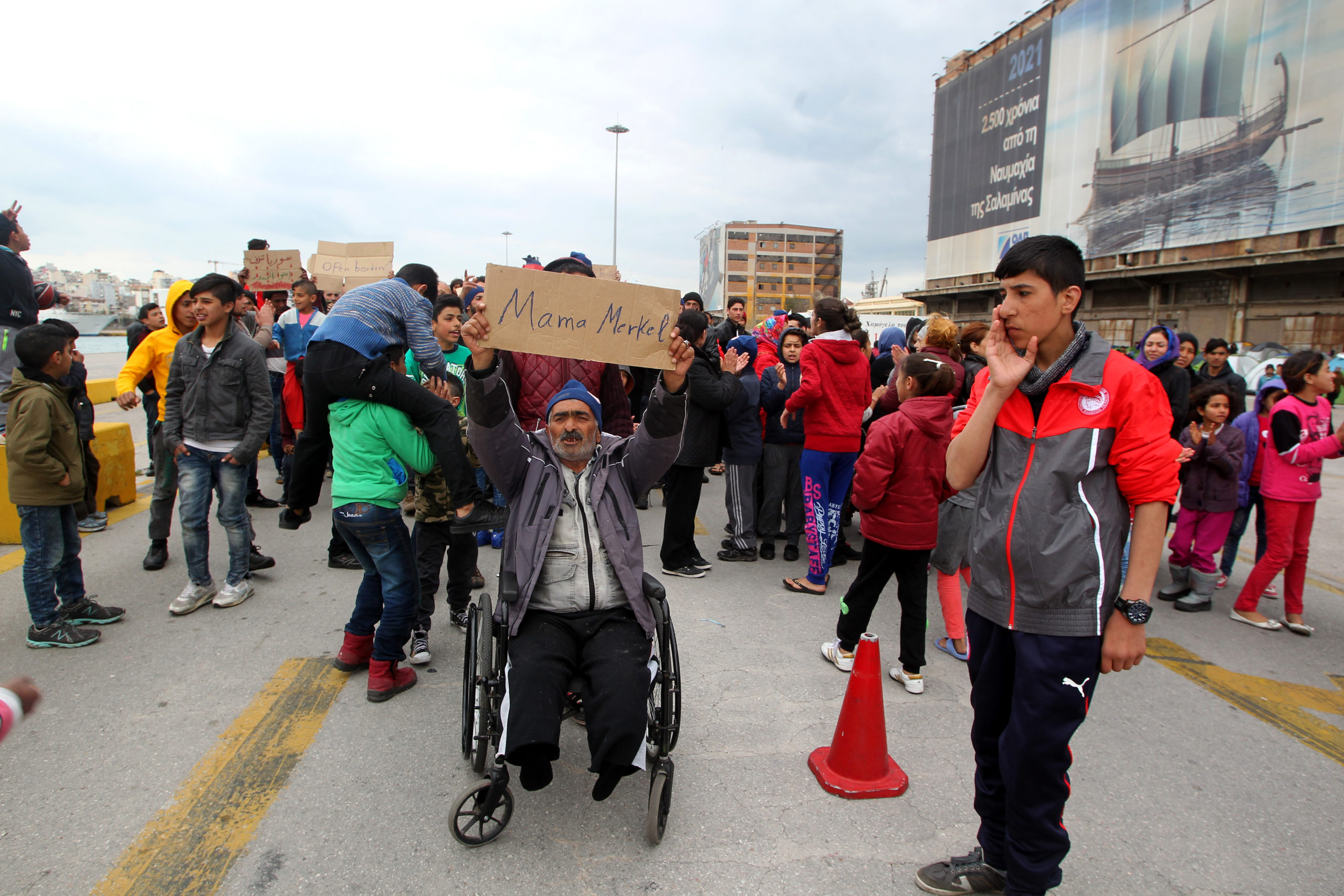 Το μήνυμα του πρόσφυγα για τη “μαμά Μέρκελ”