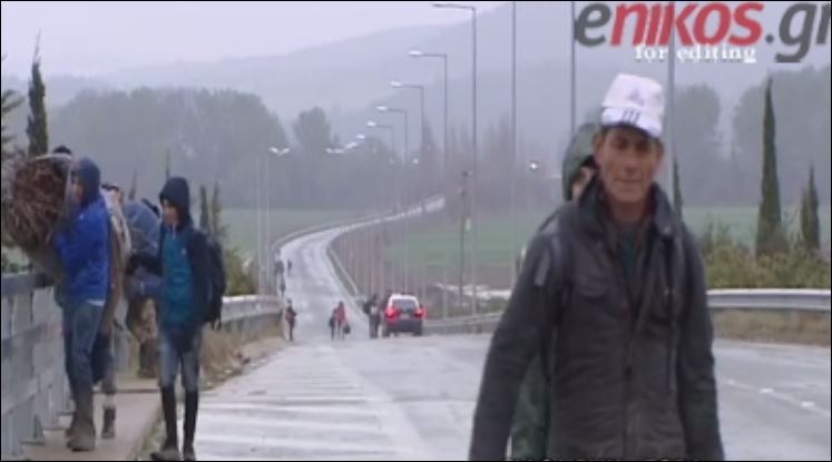 Στέλνουν πίσω τους πρόσφυγες που πέρασαν τα σύνορα – ΒΙΝΤΕΟ