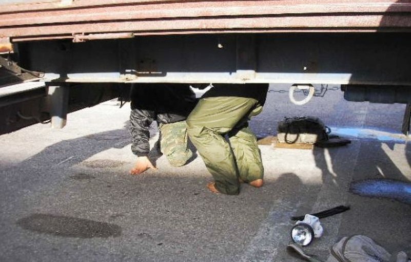 39 πρόσφυγες εντοπίστηκαν κρυμμένοι σε φορτηγό