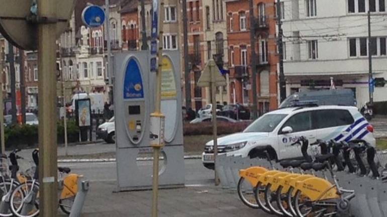 Έκρηξη κατά τη διάρκεια αστυνομικής επιχείρησης στις Βρυξέλλες – ΤΩΡΑ – ΦΩΤΟ