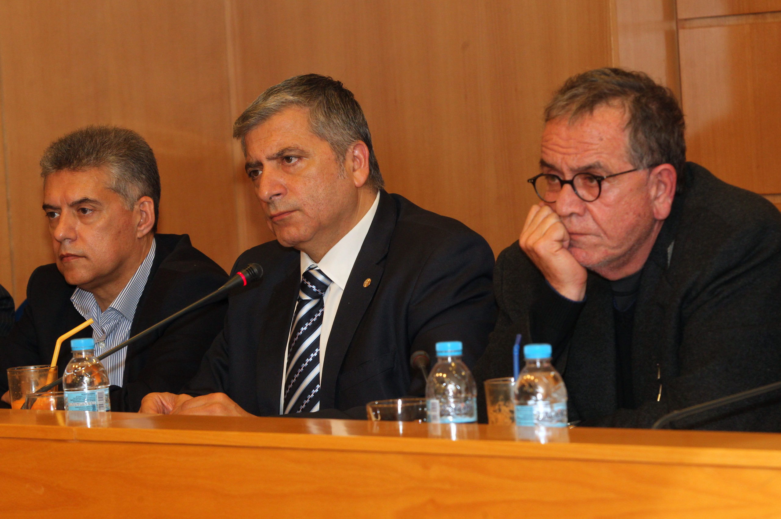 Αυτά συζήτησαν για το προσφυγικό ο Μουζάλας και οι δήμαρχοι