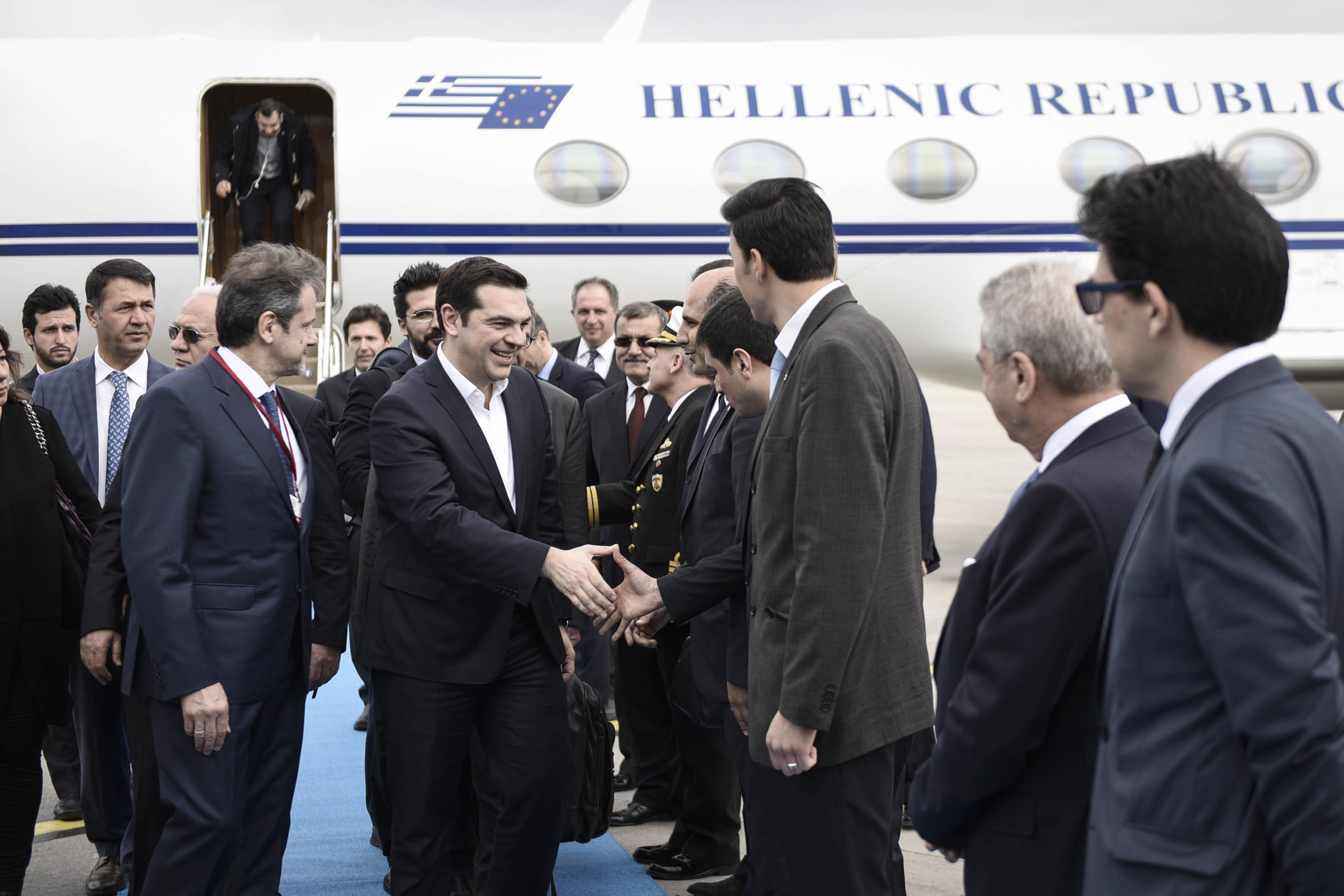 Η selfie του Τσίπρα στη Σμύρνη – ΦΩΤΟ