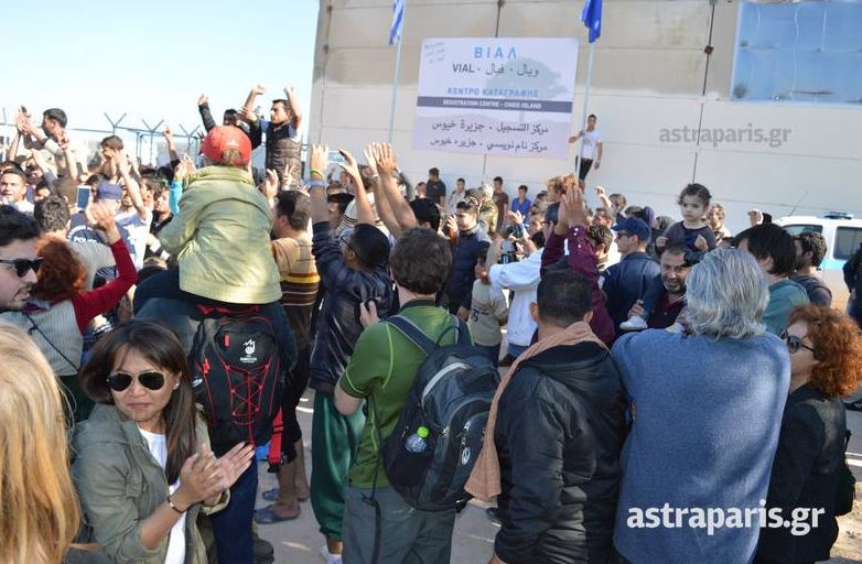 Διαμαρτυρία προσφύγων στη Χίο – ΒΙΝΤΕΟ