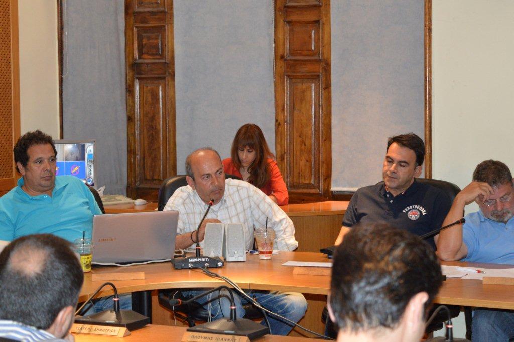 Χίος: Εμφύλιος ξέσπασε στο Επιμελητήριο για τη σίτιση των προσφύγων