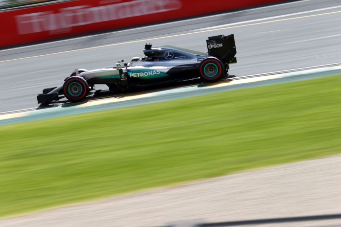 Ο Χάμιλτον την 1η pole position της σεζόν