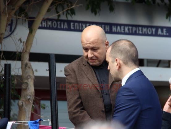 Βουλευτής του ΣΥΡΙΖΑ κατέβασε από την εξέδρα τον εκπρόσωπο της Χ.Α – ΒΙΝΤΕΟ