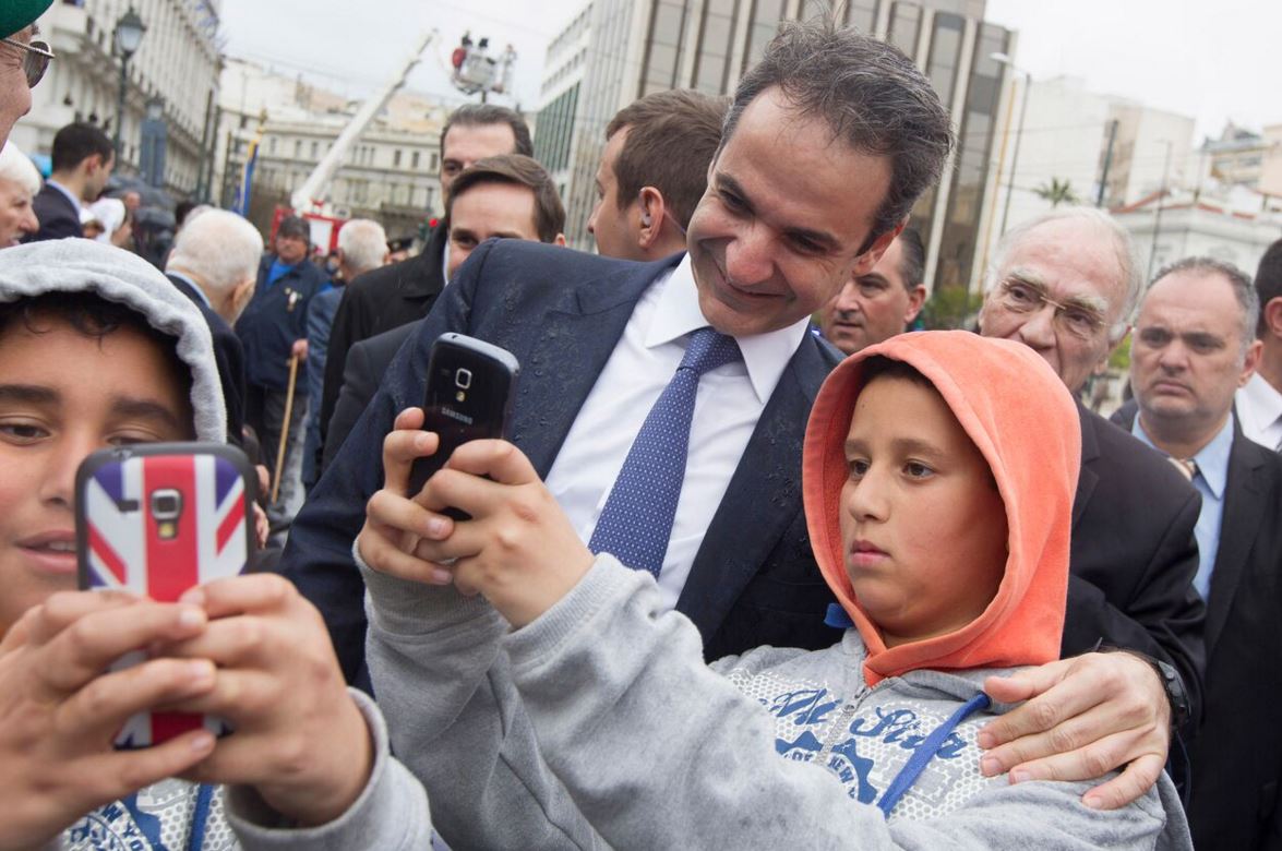 Η selfie του Κυριάκου Μητσοτάκη στη βροχή – ΦΩΤΟ