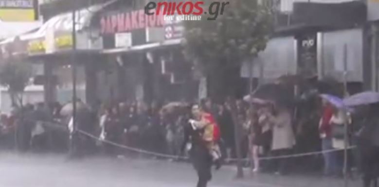 Οι επεισοδιακές παρελάσεις για την 25η Μαρτίου – ΒΙΝΤΕΟ