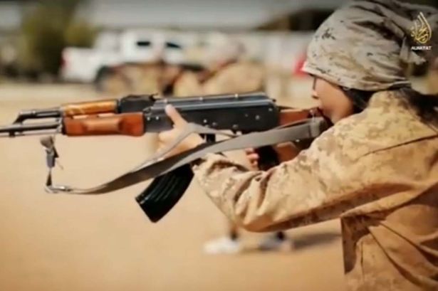 Νέα κτηνωδία του Ισλαμικού Κράτους: Ανάγκασαν 12χρονη να εκτελέσει 5 γυναίκες