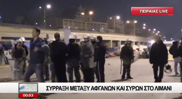 Με πεδίο μάχης μοιάζει το λιμάνι του Πειραιά μετά τις συμπλοκές Σύρων – Αφγανών – ΒΙΝΤΕΟ – ΦΩΤΟ