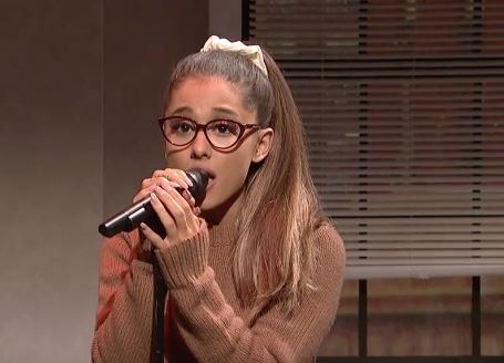 Η απολαυστική Αριάνα Γκράντε μιμείται διάσημες τραγουδίστριες – ΒΙΝΤΕΟ