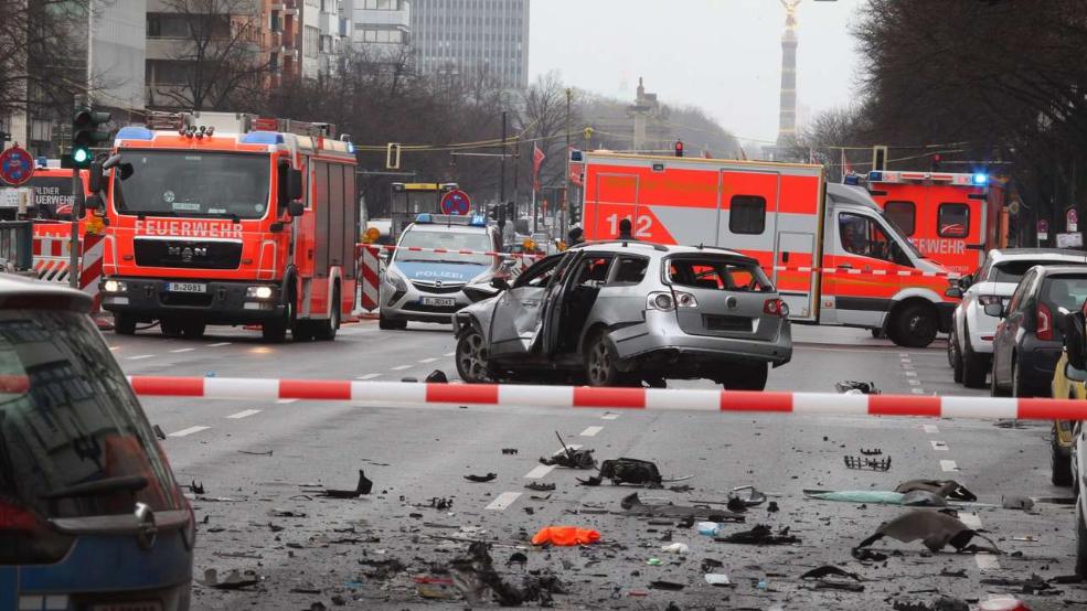 Έκρηξη μηχανισμού σε αυτοκίνητο στο Βερολίνο – ΦΩΤΟ