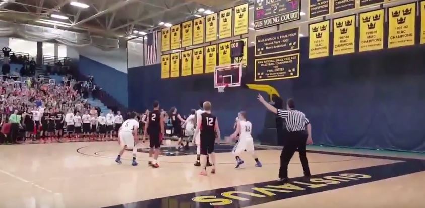 Συγκλονιστικό buzzer beater σε αγώνα μπάσκετ – ΒΙΝΤΕΟ