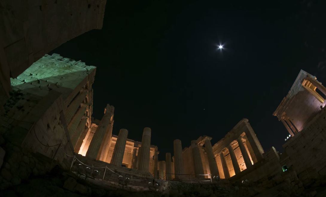 H Ώρα της Γης στην Ακρόπολη – ΒΙΝΤΕΟ