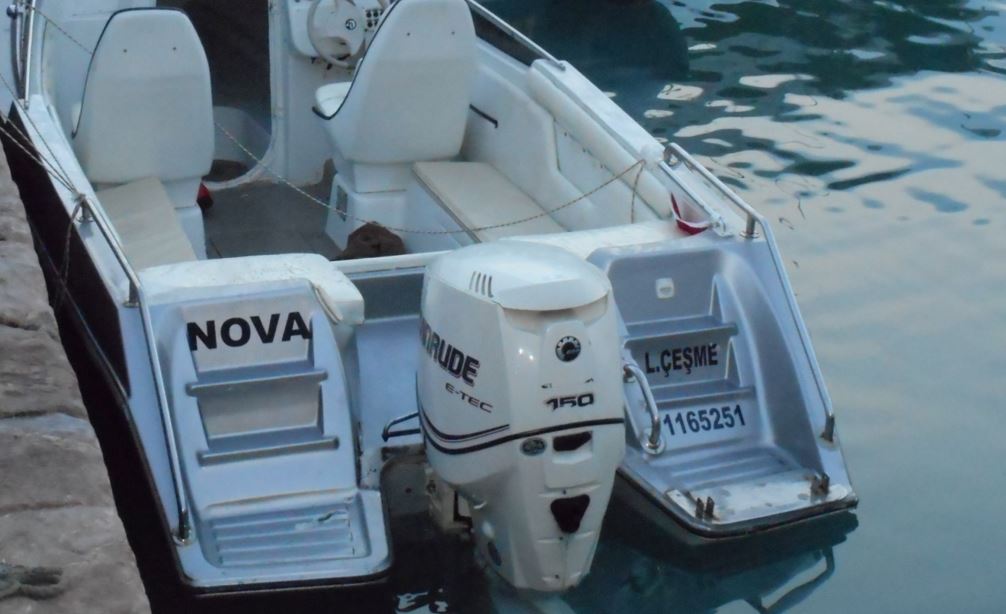 Αυτό είναι το ταχύπλοο των δουλεμπόρων που πυροβόλησαν οι λιμενικοί – ΦΩΤΟ