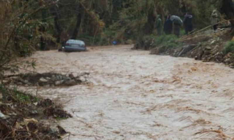 Απεγκλωβισμός οδηγού στη Σίνδο