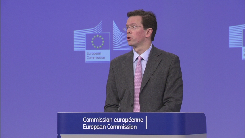 Μήνυμα της Κομισιόν στο Μαξίμου: Πρώτα η συμφωνία και μετά τα νομοσχέδια