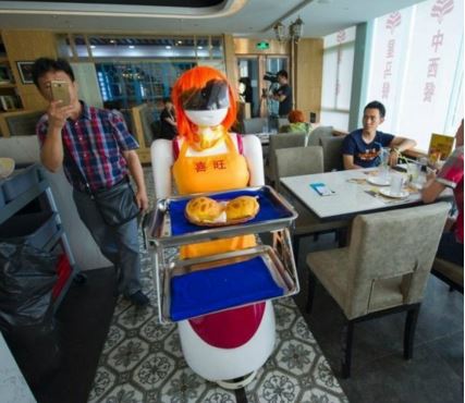 Απολύθηκαν τα ρομπότ σερβιτόροι στην Κίνα
